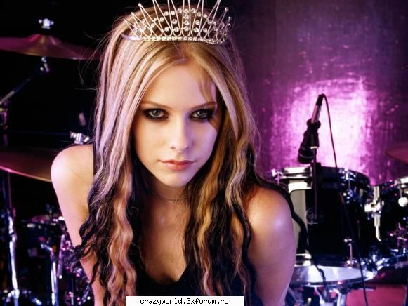 Poze - ella - �●๋�Avril Lavigne�●๋�