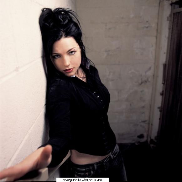 �Poze Amy Lee� - Poze cu Amy Lee la greu :D - �●๋�Evanescence�●๋�