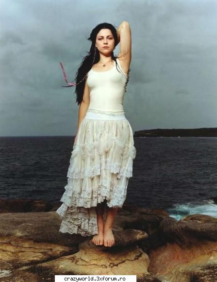 �Poze Amy Lee� - Acum nu prea am timp dar o sa mai pun poze - �●๋�Evanescence�●๋�